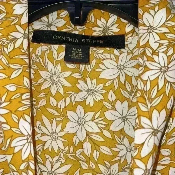 Super cute dressy tank - Picture 3 of 4